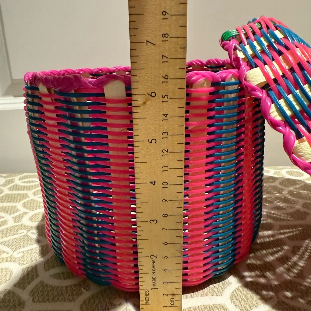 Plastic woven basket round 'catch all' with lid ~ multicolor stripes